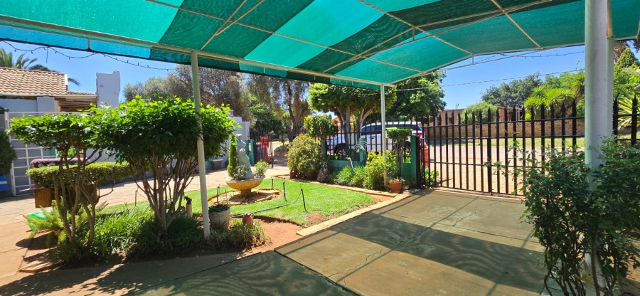 4 Bedroom Property for Sale in Randlespark North West